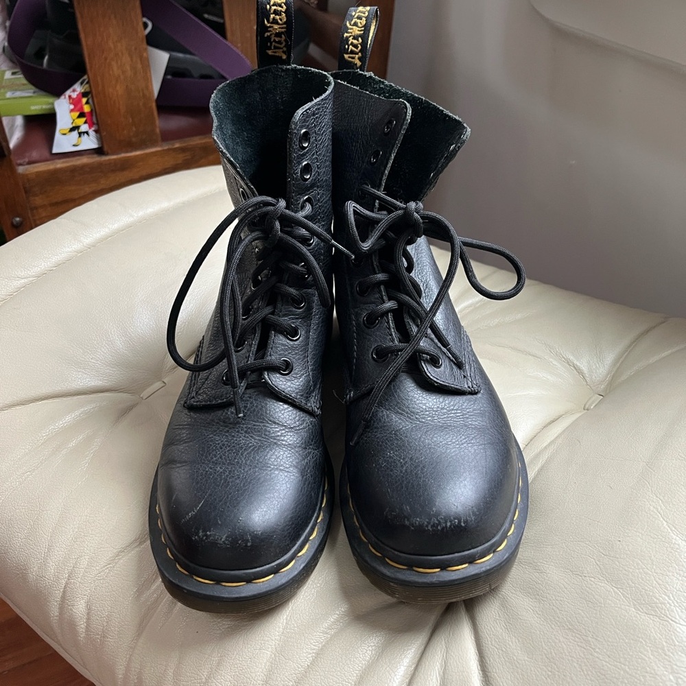doc martens 1460 Pascal.  Womens 8 - very little wear EUC